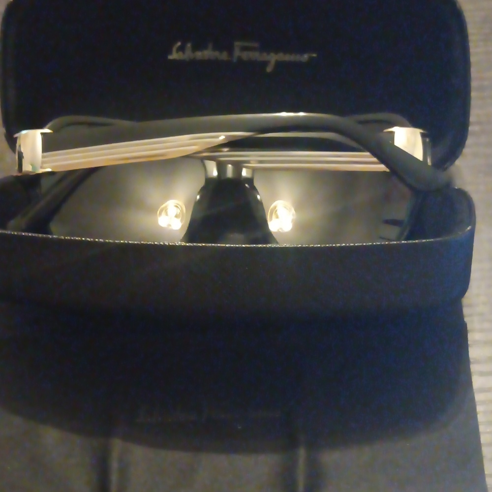 Salvatore Ferragamo Black Oversized Sunglasses With Case & Cleaning Cloth (EUC) - Picture 9 of 9